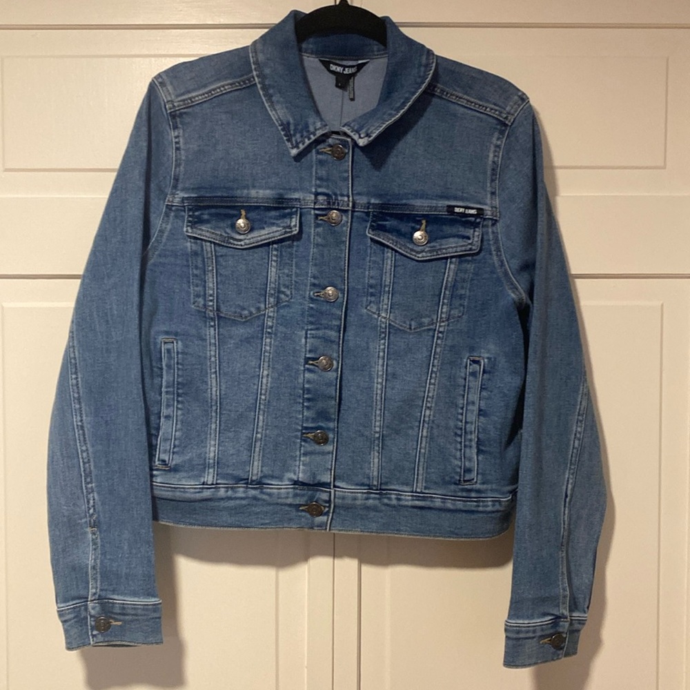 DKNY Jeans Women’s Denim Blue Jean Jacket Blue like new with tag large